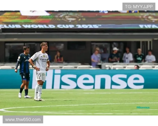 皇马客战凯拉特半场控球优势明显射门次数领先